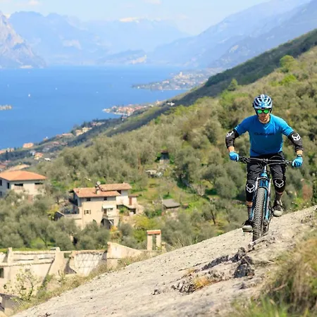 호텔 Danieli La Castellana Di Garda 브렌조네 술 가르다
