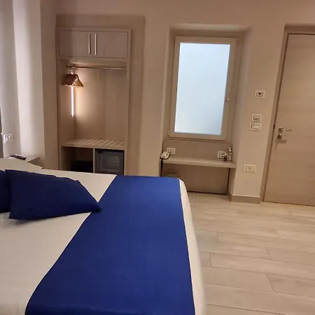 호텔 Danieli La Castellana Di Garda 3*