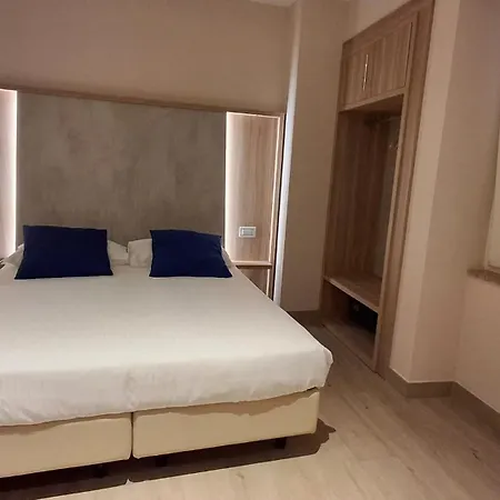 Danieli La Castellana Di Garda 3* 브렌조네 술 가르다
